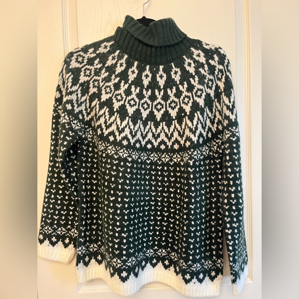 NWT wind river sweater - so soft and warm!